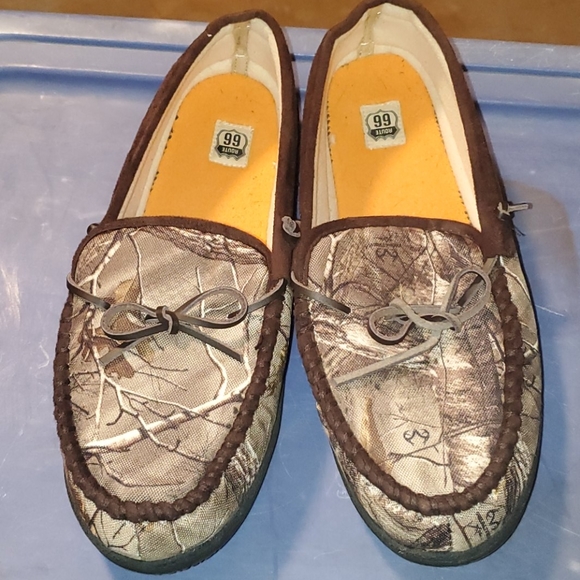 Other - Camo slippers